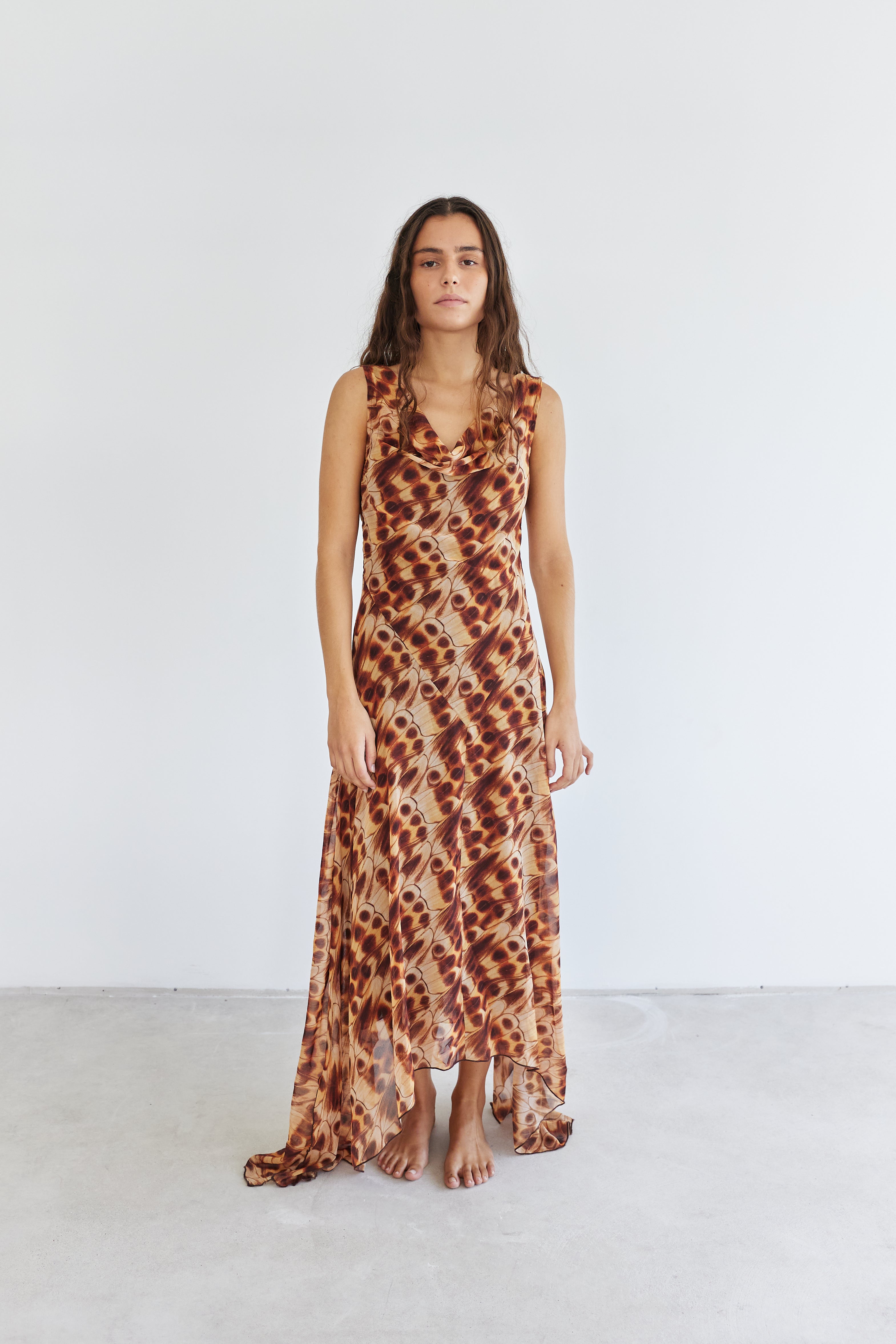 model- Model is wearing a size S and is 170cm Tall 