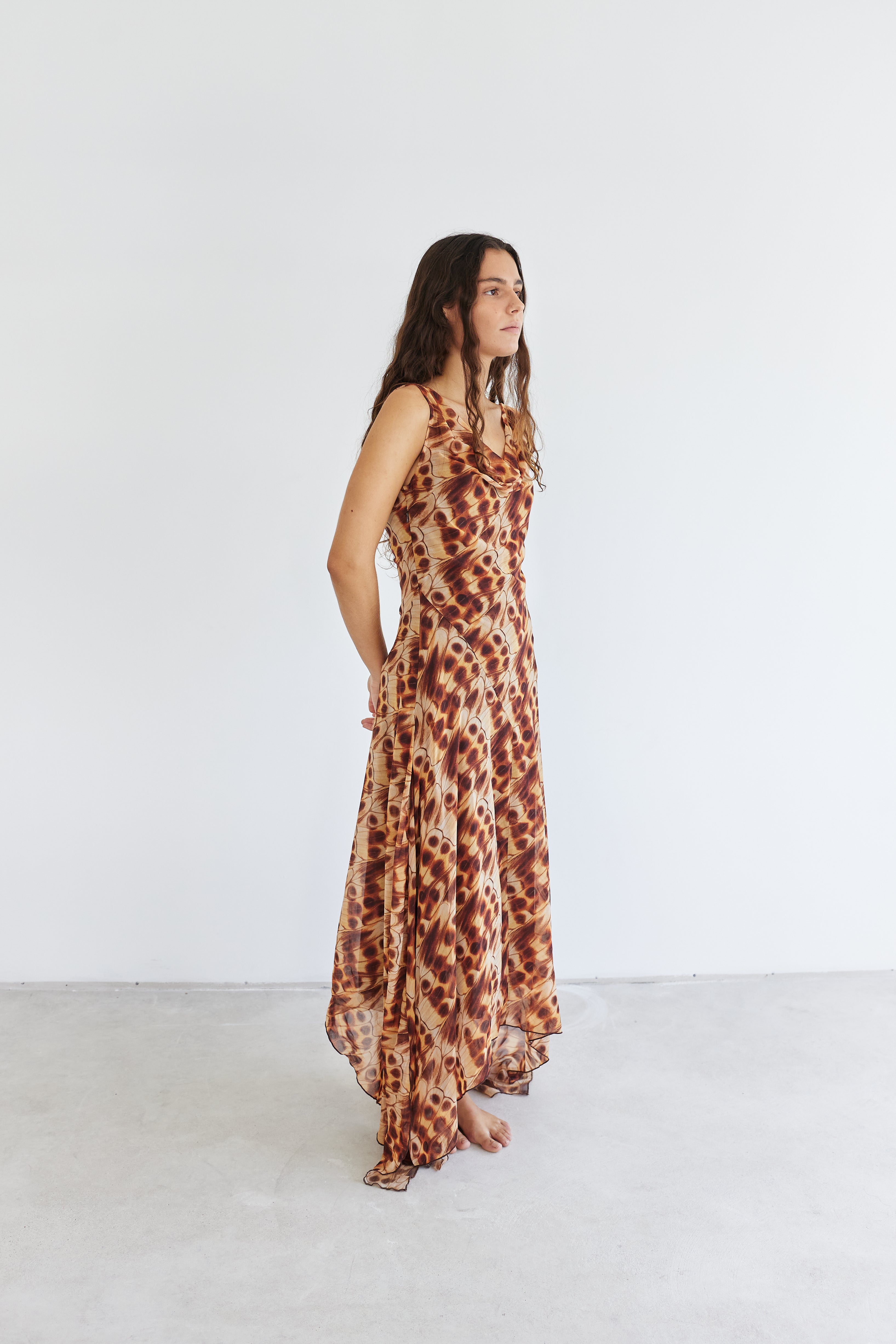 model- Model is wearing a size S and is 170cm Tall 