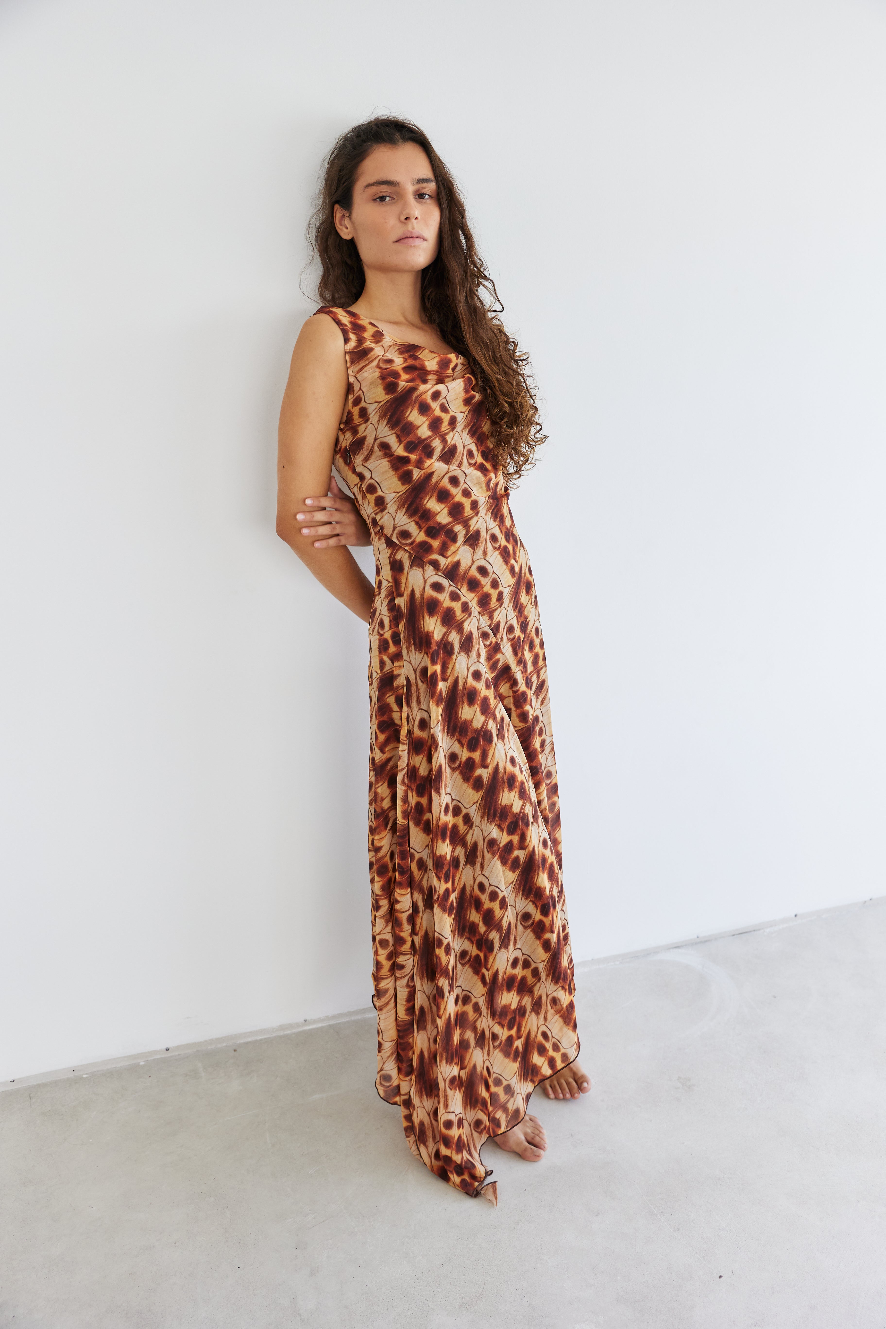 model- Model is wearing a size S and is 170cm Tall 