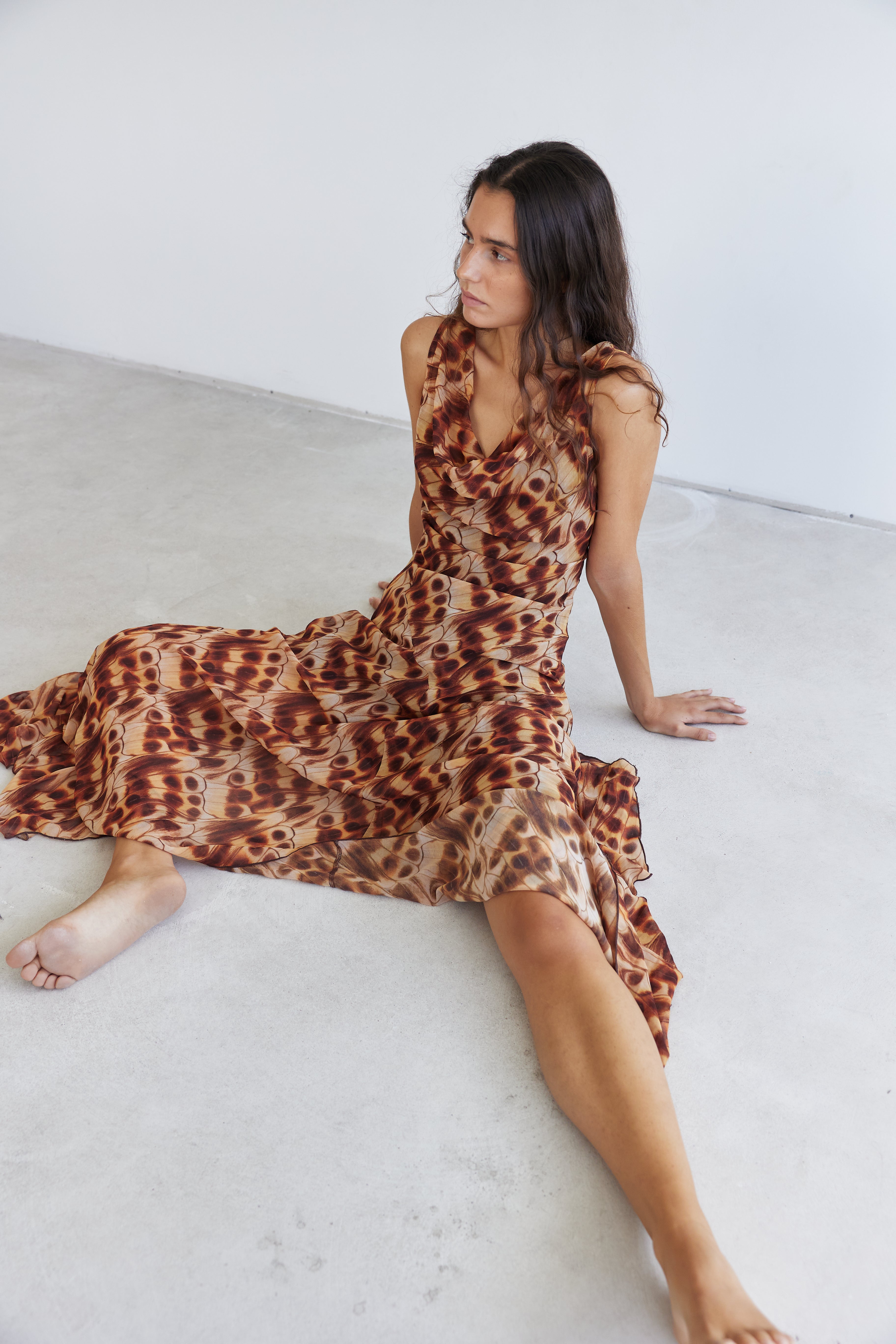 model- Model is wearing a size S and is 170cm Tall 