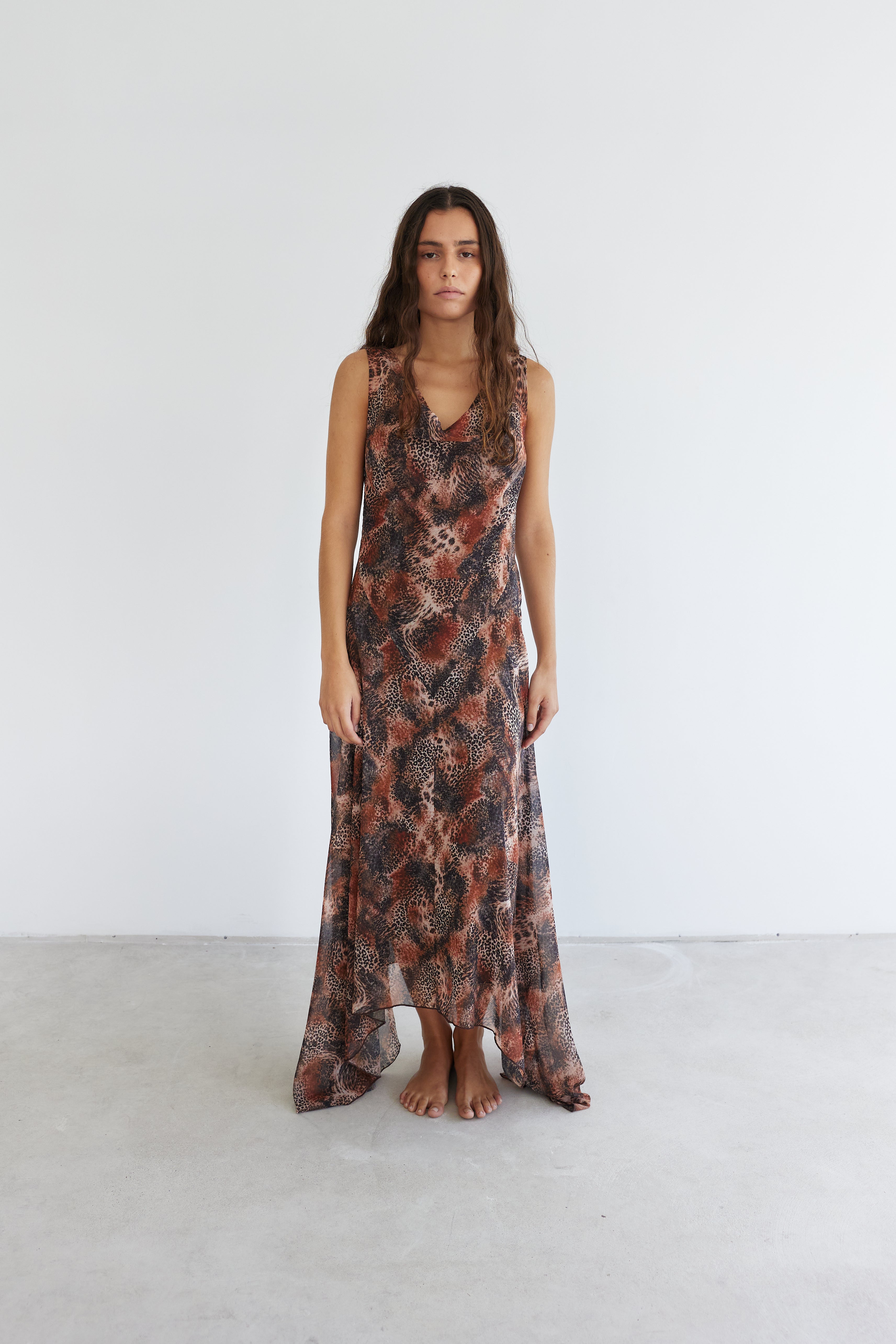 model- Model is wearing a size S and is 170cm Tall 