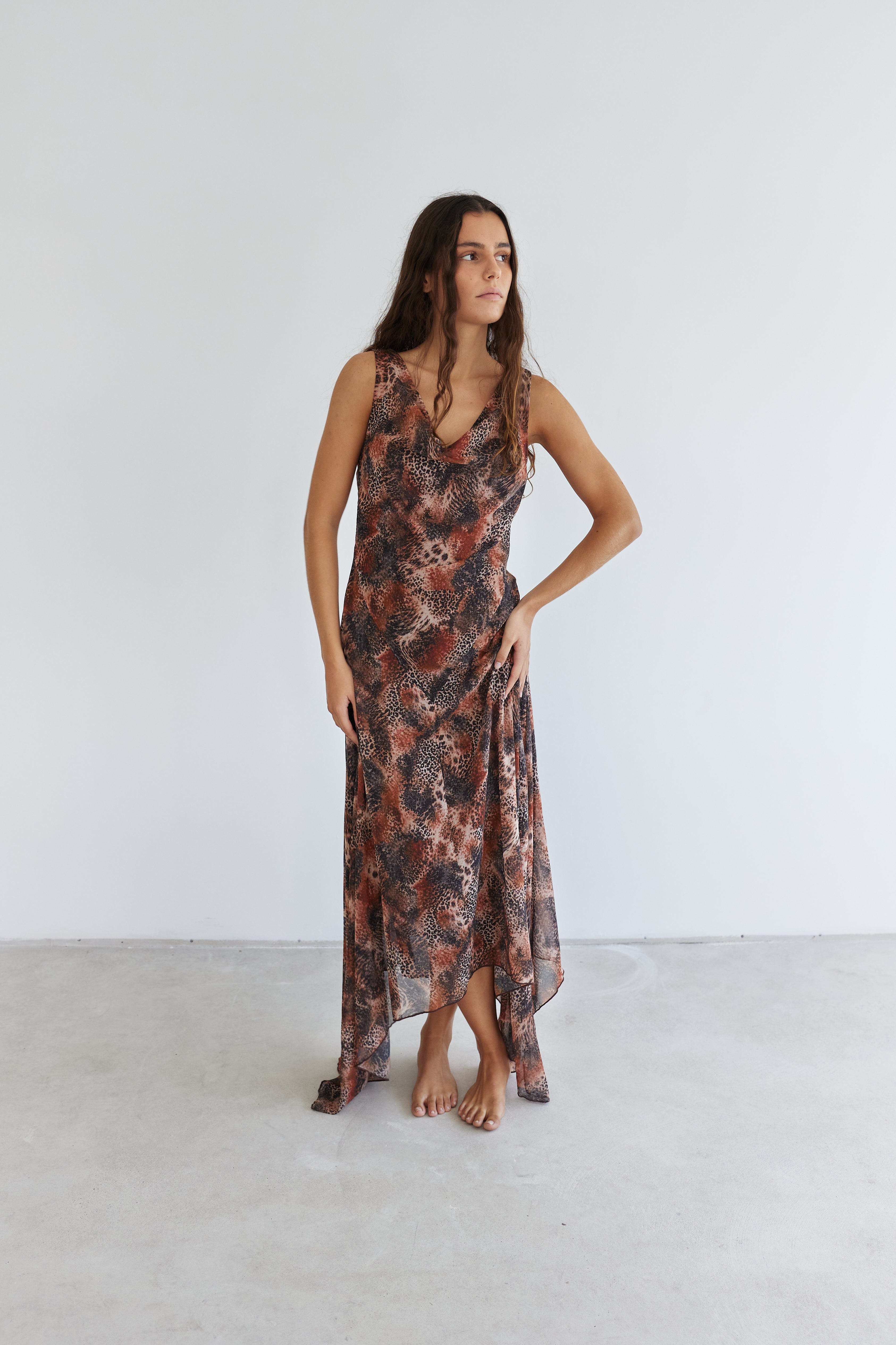 model- Model is wearing a size S and is 170cm Tall 
