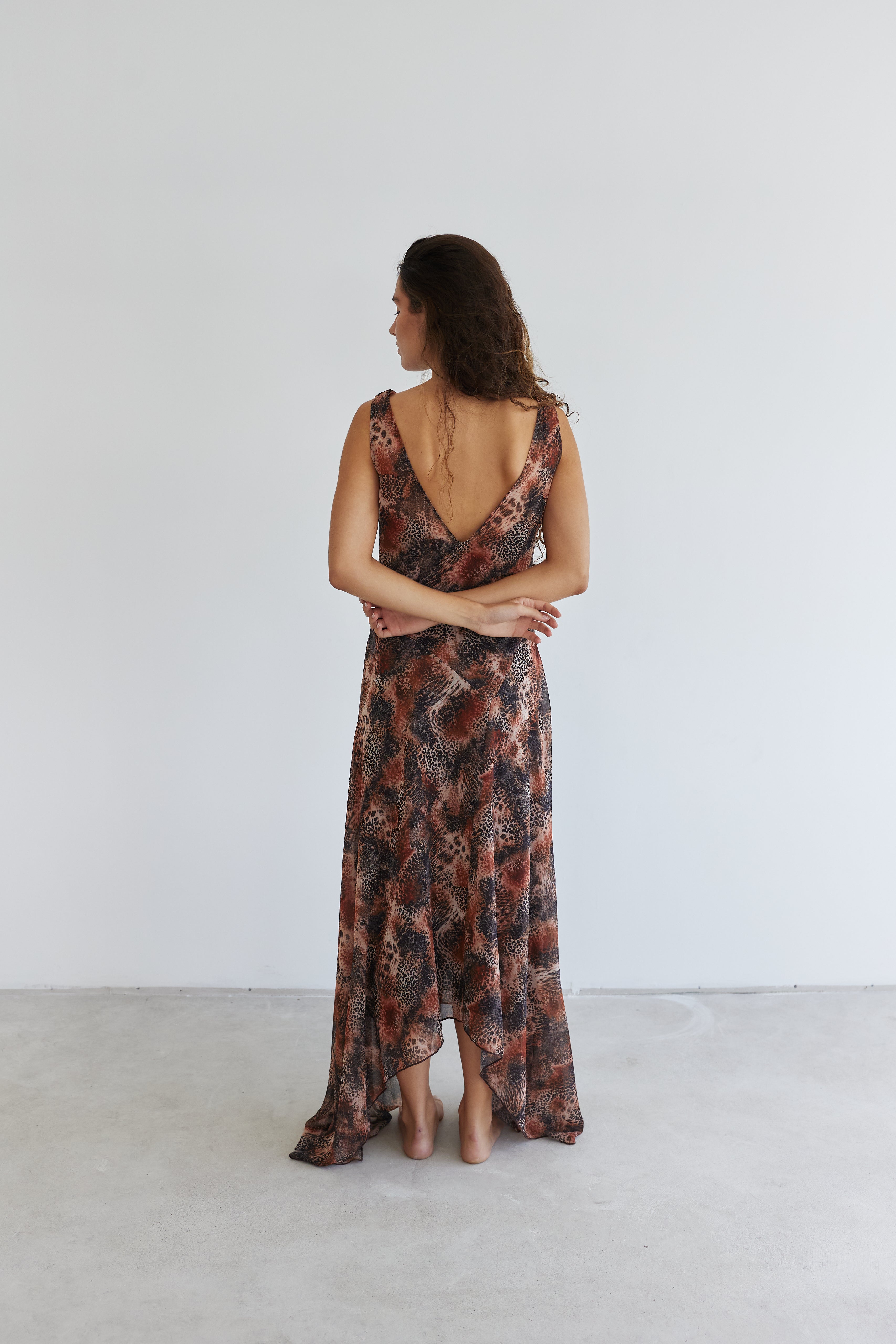 model- Model is wearing a size S and is 170cm Tall 