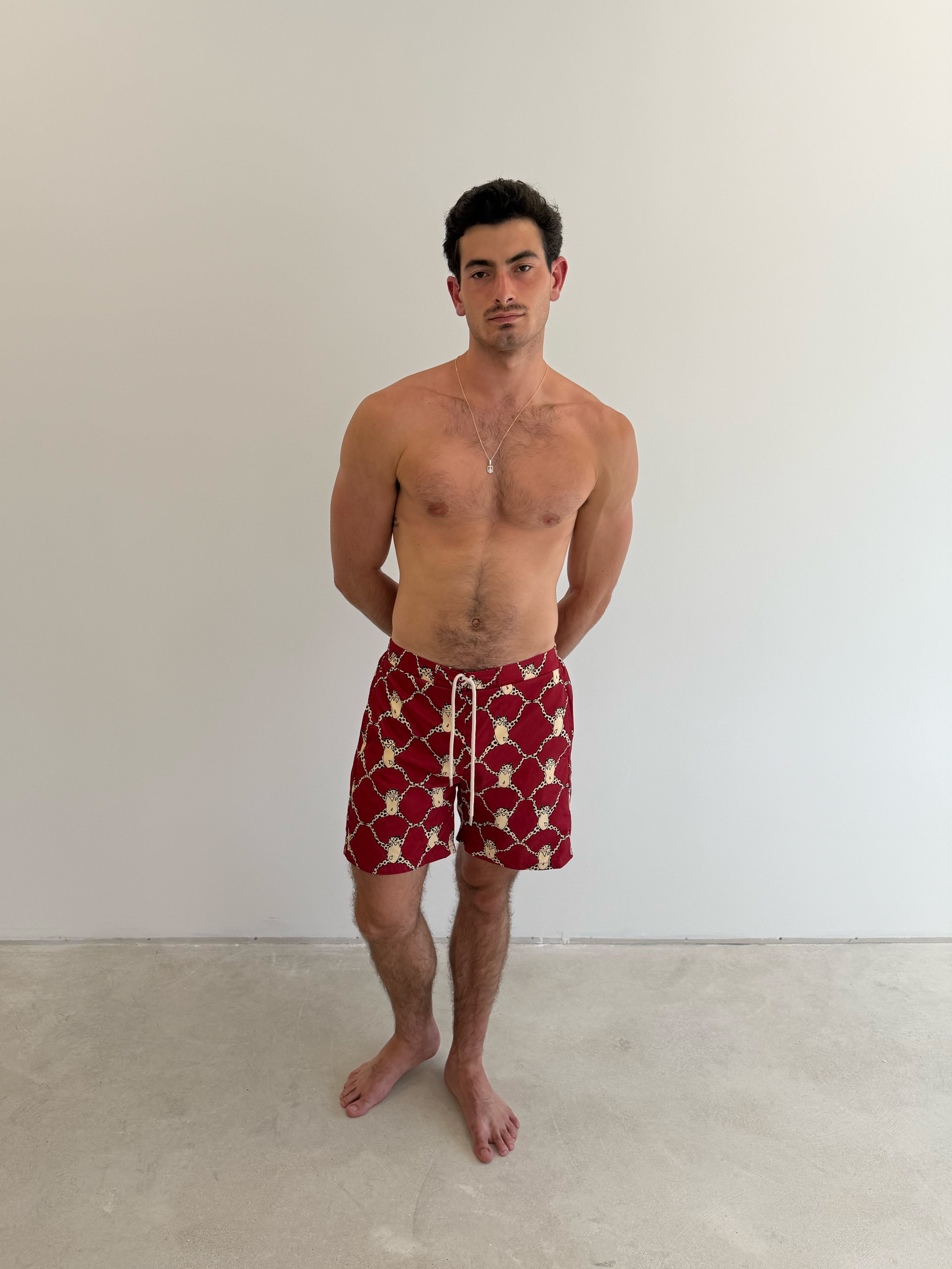 model- Model is 1.88 m (6'2") and wears size M