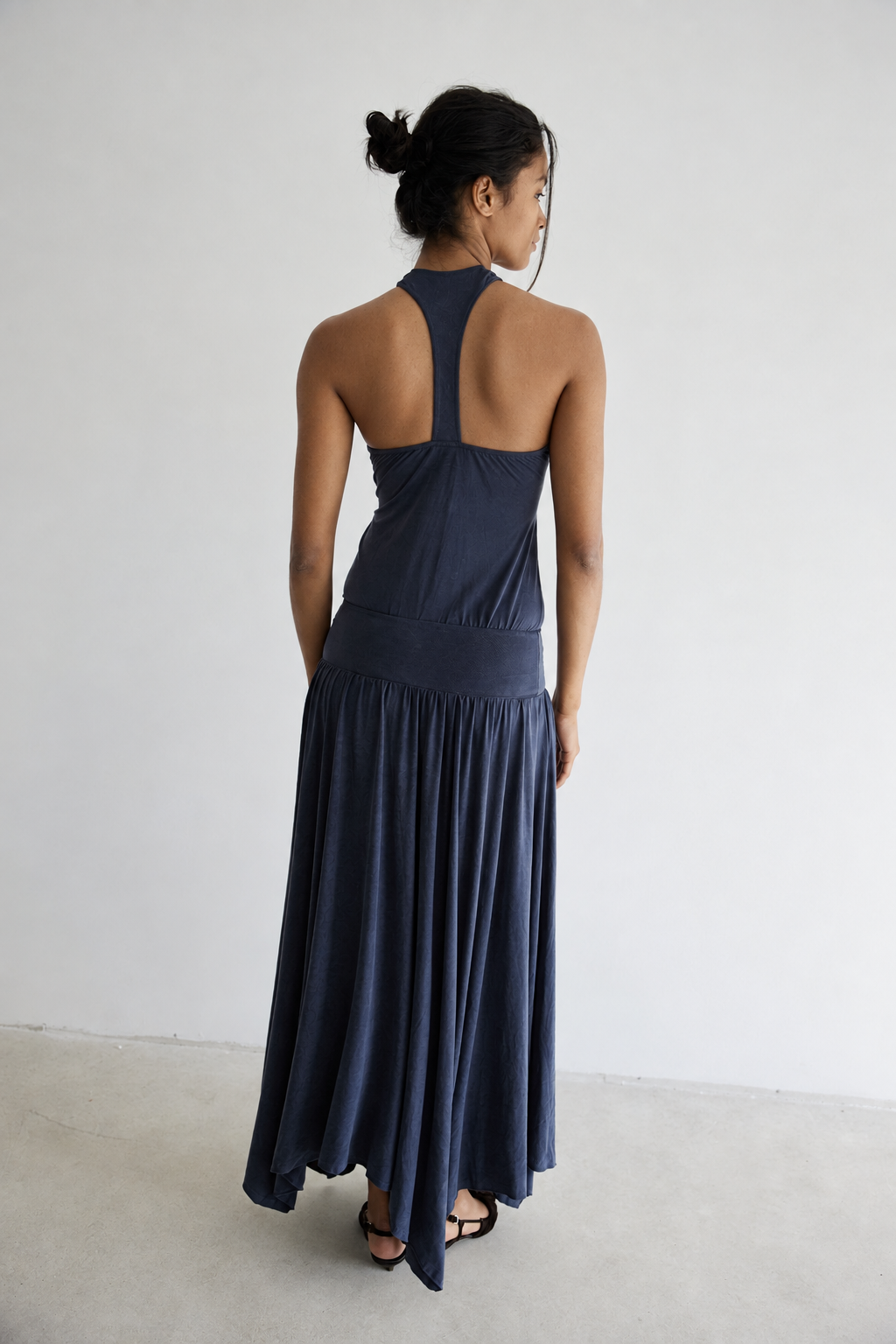 model- Model is 1.74 m and wears size S