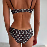model- Model is 1.69 m and wears size S