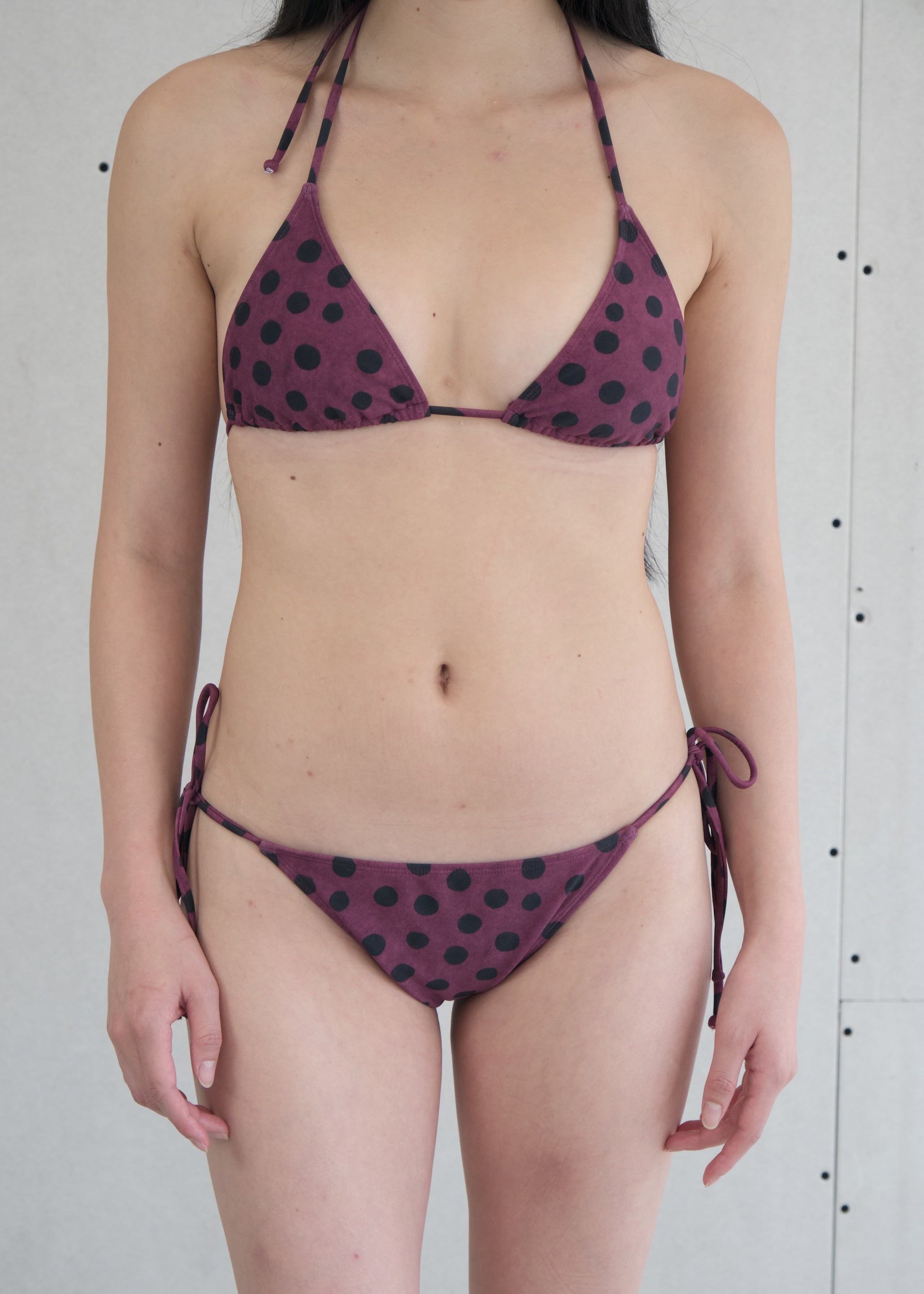 model- Model is 1.64 m (5'4") and wears size S