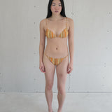 model- Model is 1.64 m (5'4") and wears size S