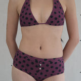 model- Model is 1.64 m (5'4") and wears size S