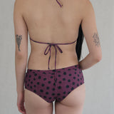 model- Model is 1.64 m (5'4") and wears size S