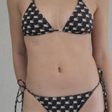 model- Model is 1.64 m (5'4") and wears size S