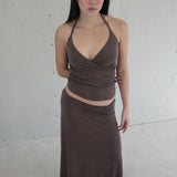 model- Model is 1.64 m (5'4") and wears size S